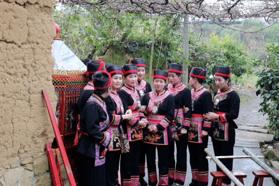 澳门知识探索，广东省畲族服饰特点